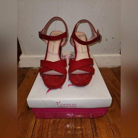 Women's RED Chinese Laundry High heel shoes, size 8.5M - Picture 1 of 9
